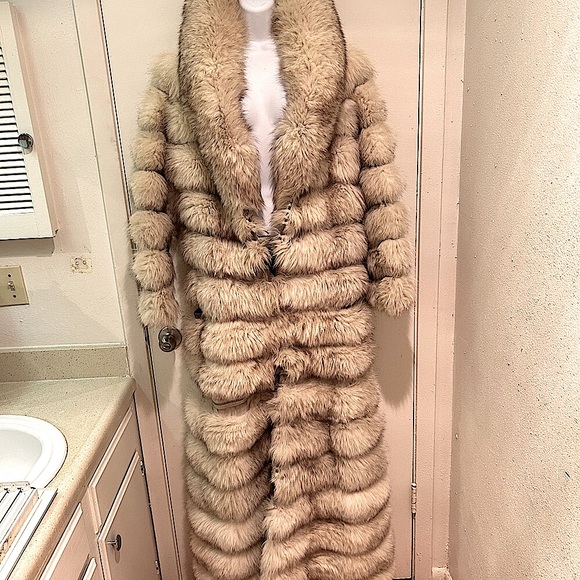 Fox coat: maxi, midi, 3/4 and bomber: - Picture 1 of 16